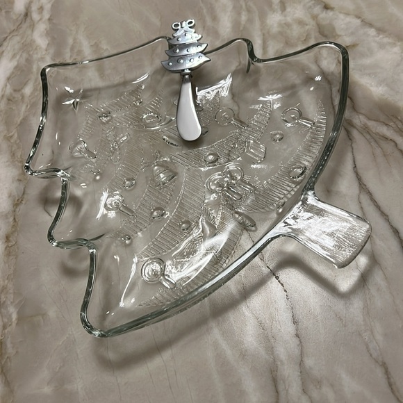 Vintage Christmas Tree Charcuterie Tray with Spreader - Picture 11 of 15